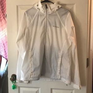 Columbia women’s wind breaker